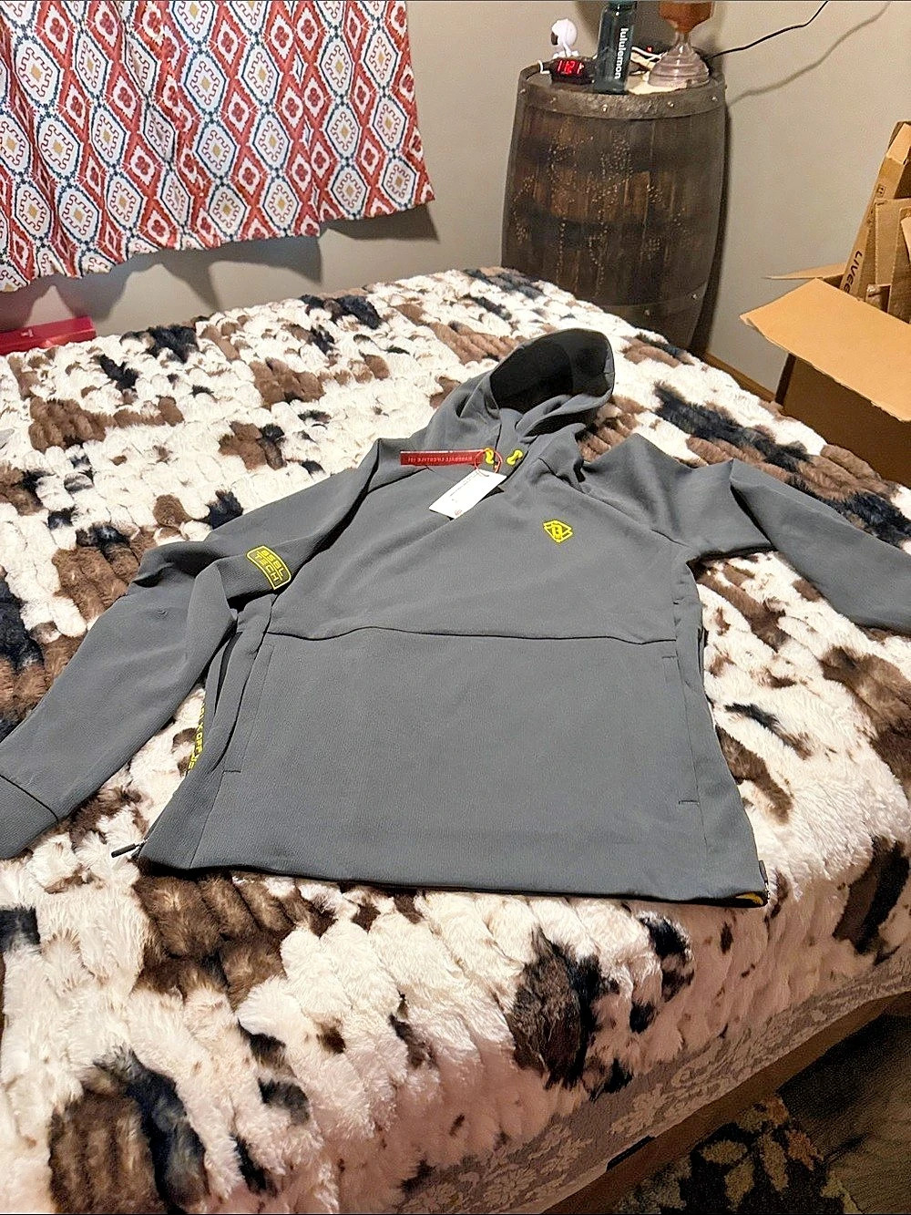 BL01 Men's Gray Hoodie NWT